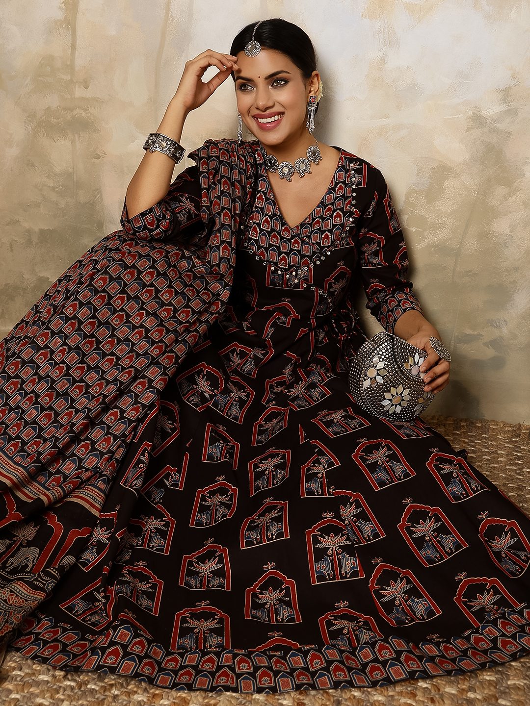 Ethnic set, lifestyle frame